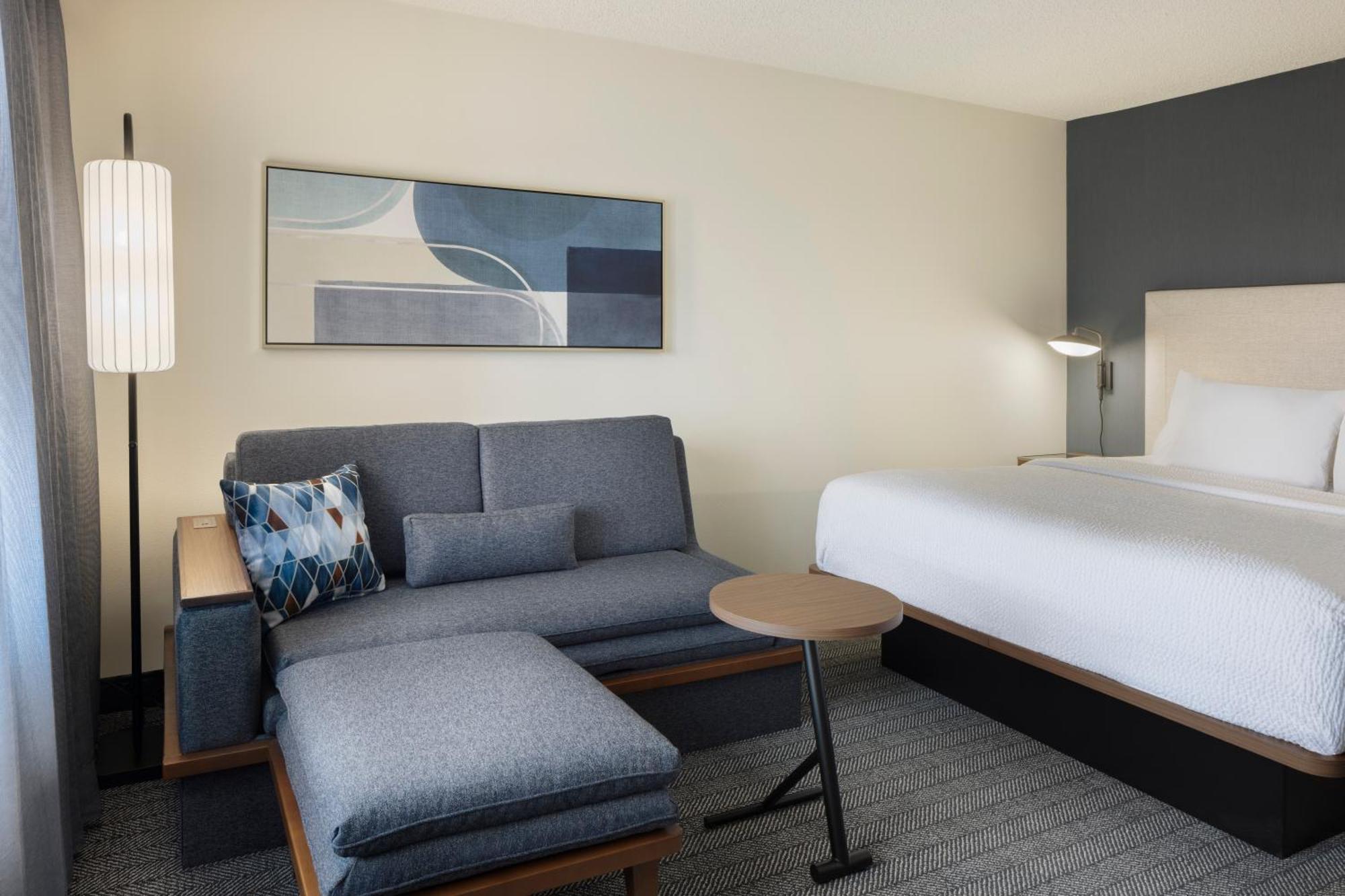 Courtyard By Marriott Springfield Airport Exterior foto