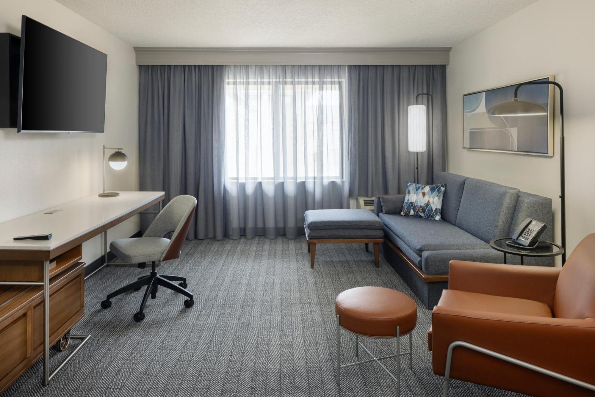 Courtyard By Marriott Springfield Airport Exterior foto
