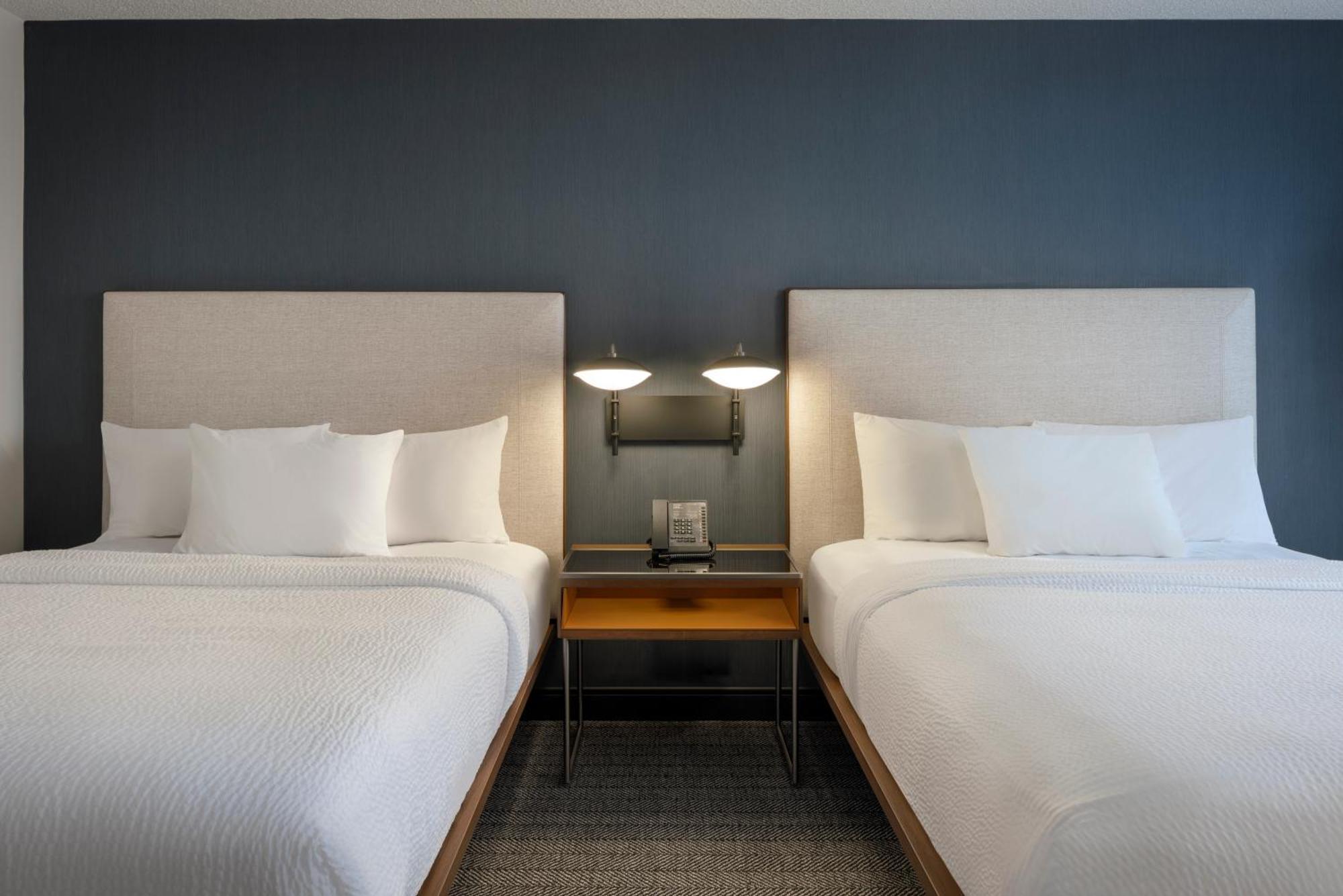 Courtyard By Marriott Springfield Airport Exterior foto