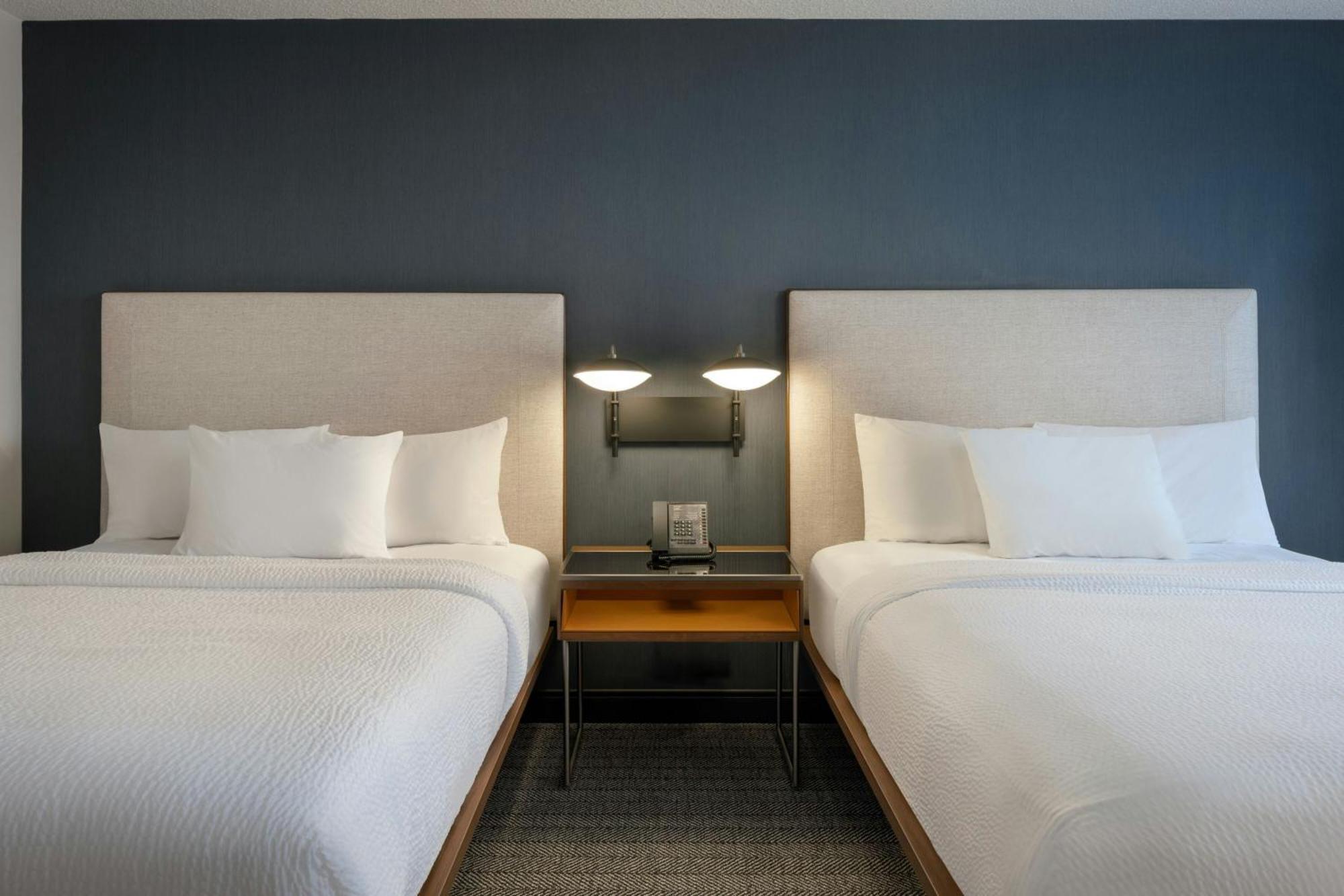 Courtyard By Marriott Springfield Airport Exterior foto
