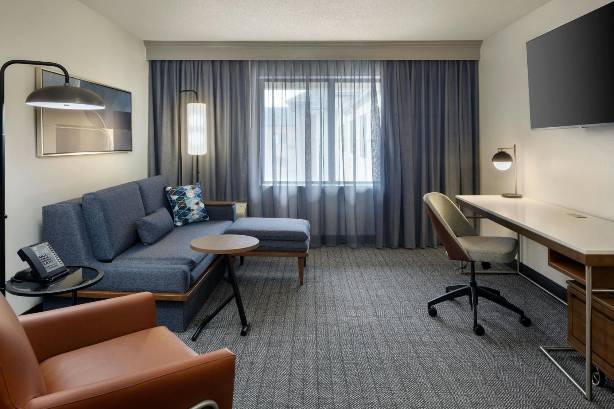 Courtyard By Marriott Springfield Airport Exterior foto