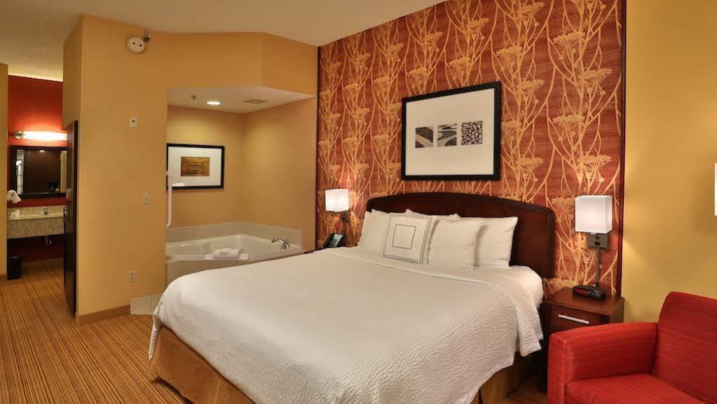 Courtyard By Marriott Springfield Airport Exterior foto